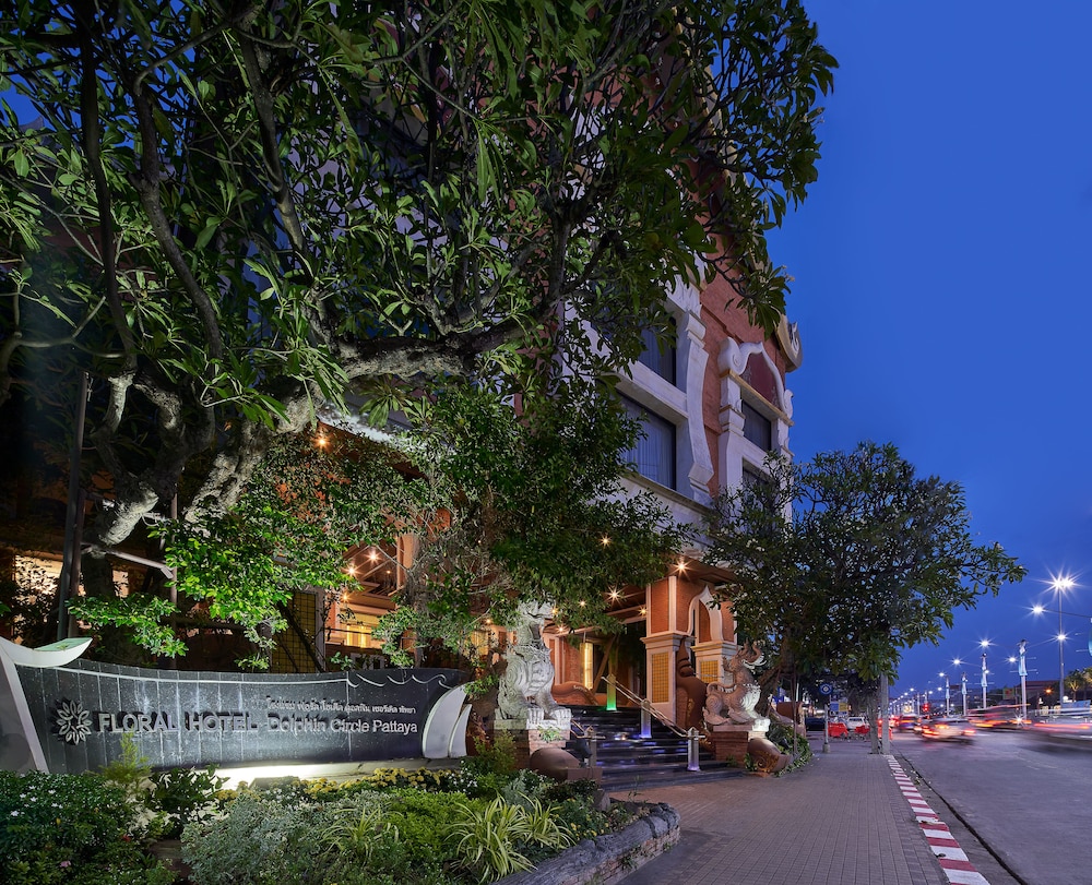 Floral Hotel Dolphin Circle Pattaya 4*