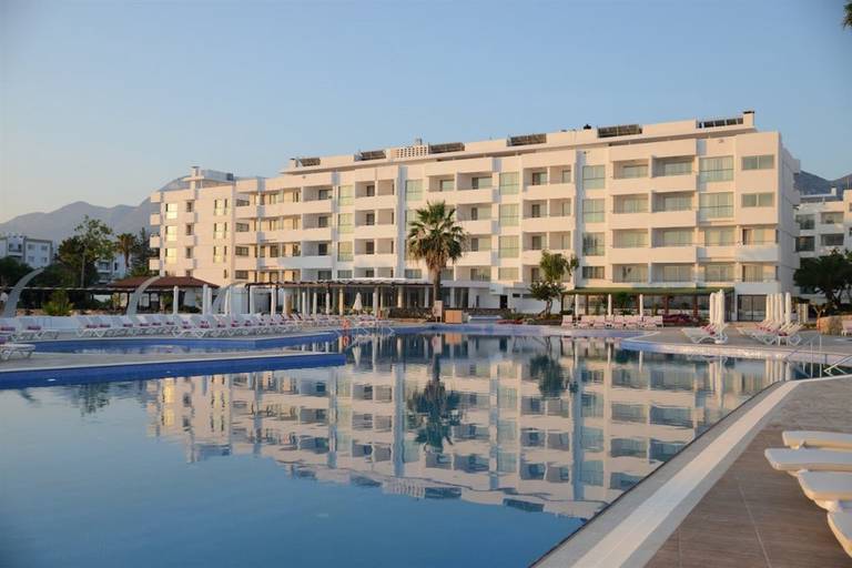 Jasmine Court Hotel & Casino