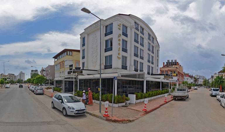 La Porte Boutique Hotel