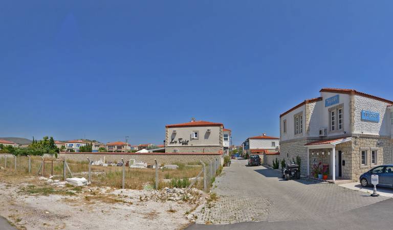 Dort Mevsim Alacati