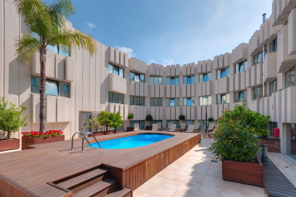 Tryp Azafata 4*