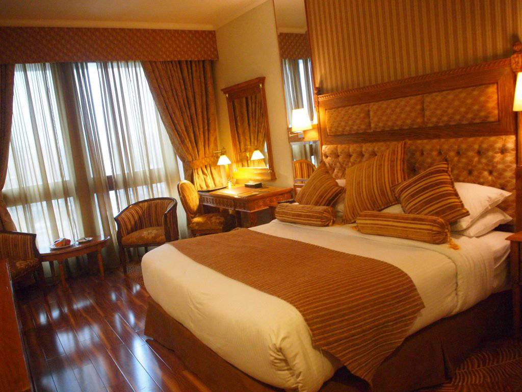 Crown Plaza 4*