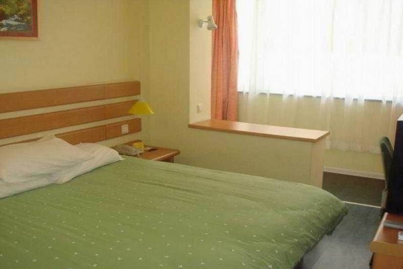 Home Inn Tiantong Beilu Hotel Ningbo 2* Китай, Нинбо