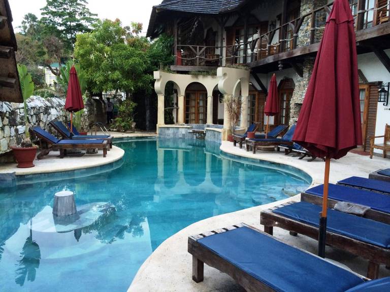Tropicana Castle Dive Resort