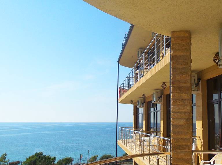 Lighthouse отель