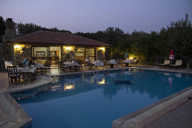 Doga Apartments