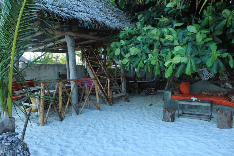 Nyamkwi White Sand