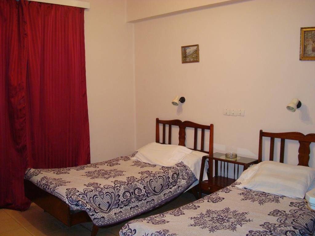 Lotus Hotel 2*