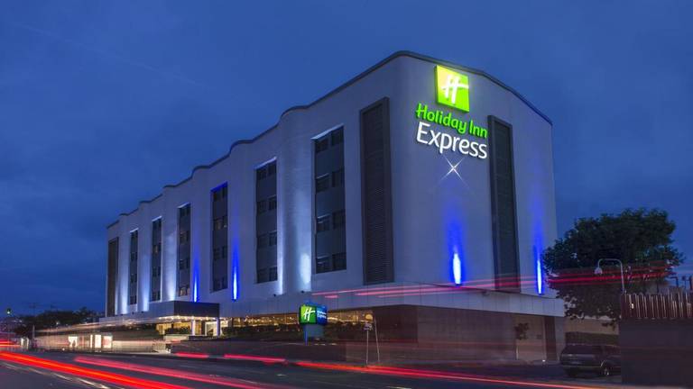 Holiday Inn Express Mexico- Toreo