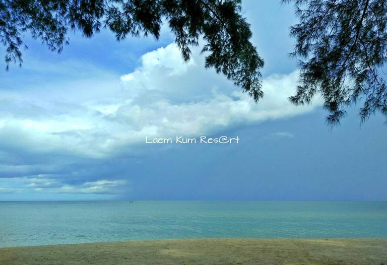 Laem Kum Beach Resort & Seafood