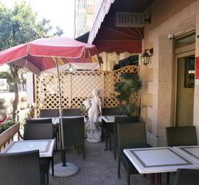 Hotel Claridges в Ментона