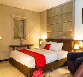 RedDoorz Plus near Blok M Square в Джакарте