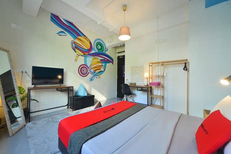 RedDoorz Hostel Beach Road