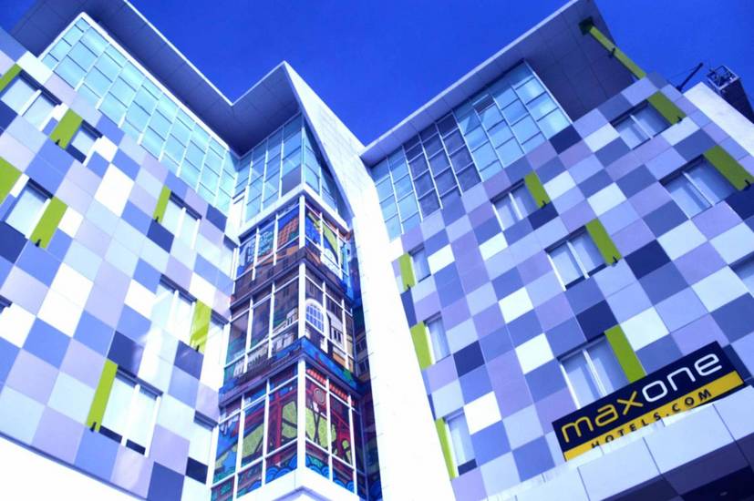 MaxOneHotels.com at Glodok 3* Индонезия, Джакарта