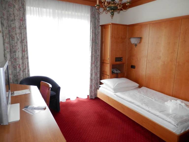 Kur-Und Sporthotel Alpina