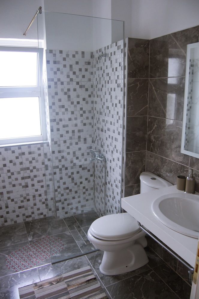Saranda International Hotel 3*