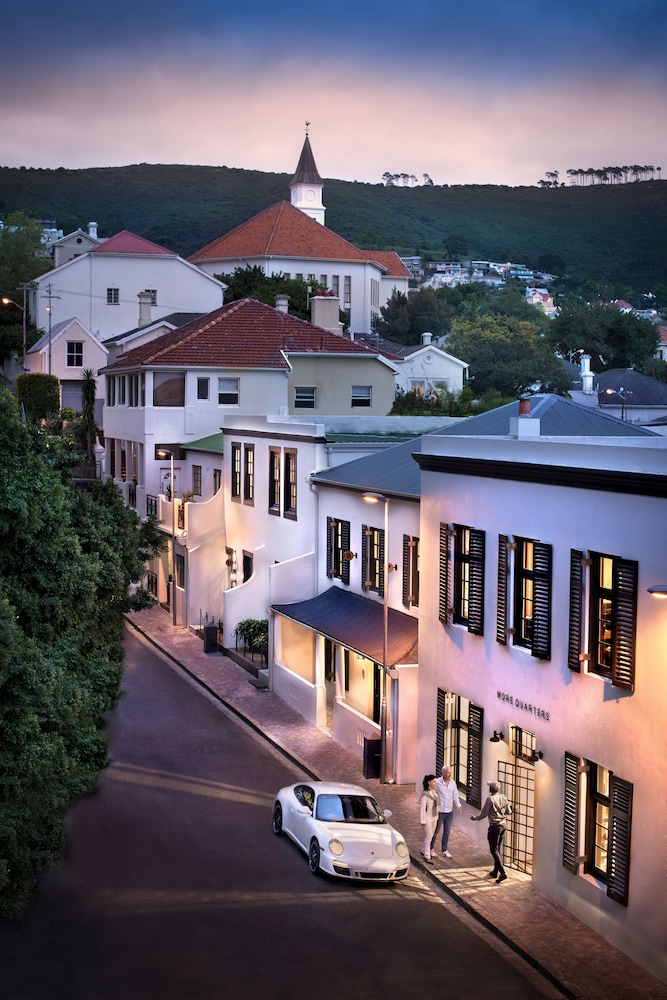 More Quarters Neighbourhood Hotel