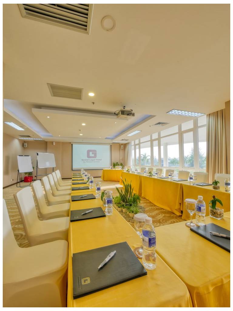 Grand Lagoi Hotel by Nirwana Gardens
