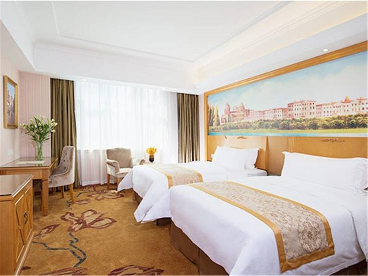 Vienna Hotel (Foshan JiHua Road Branch) 4* Китай, Гуандун