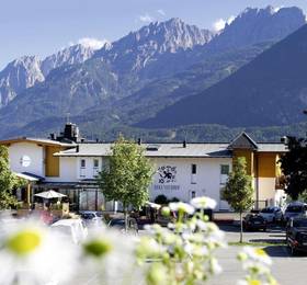 Hotel Holunderhof в Тироле