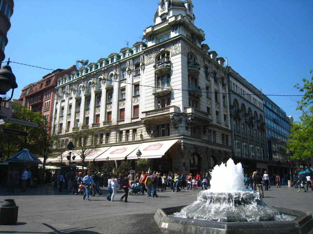 Dominic & Smart Luxury Suites Republic Square 4*