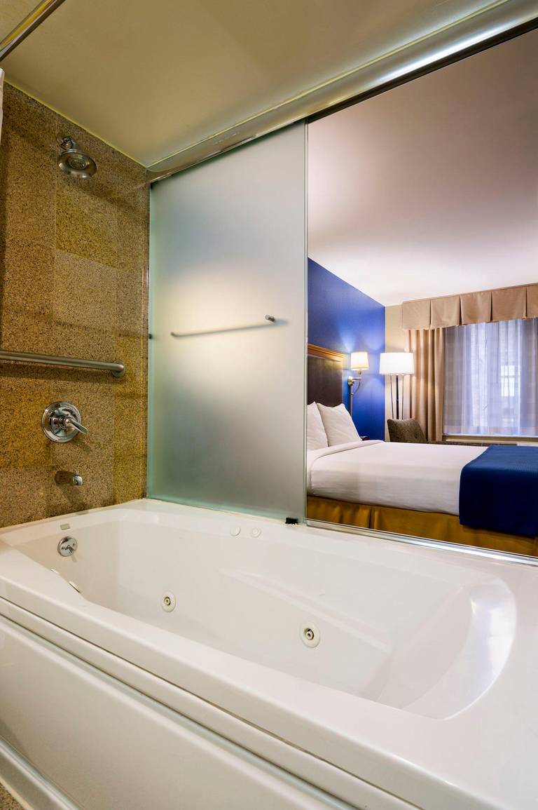 Holiday Inn Express Chelsea