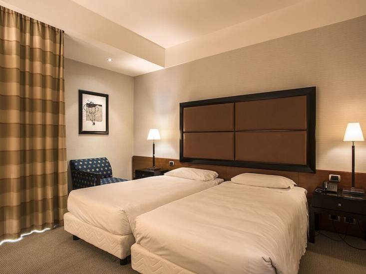 Flyon And Conference Center 4* Италия, Болонья