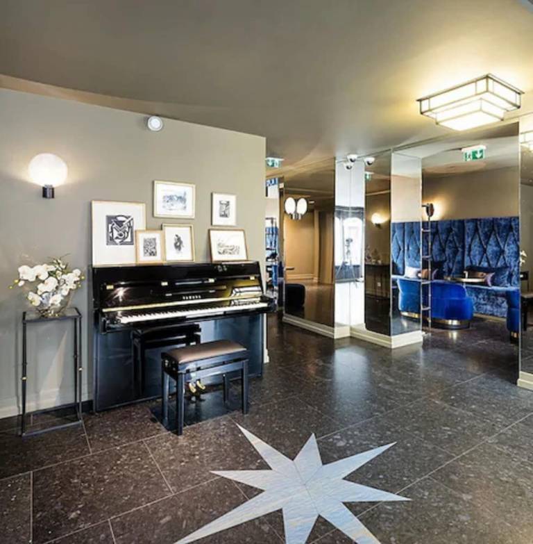 Hotel Monsieur Cadet