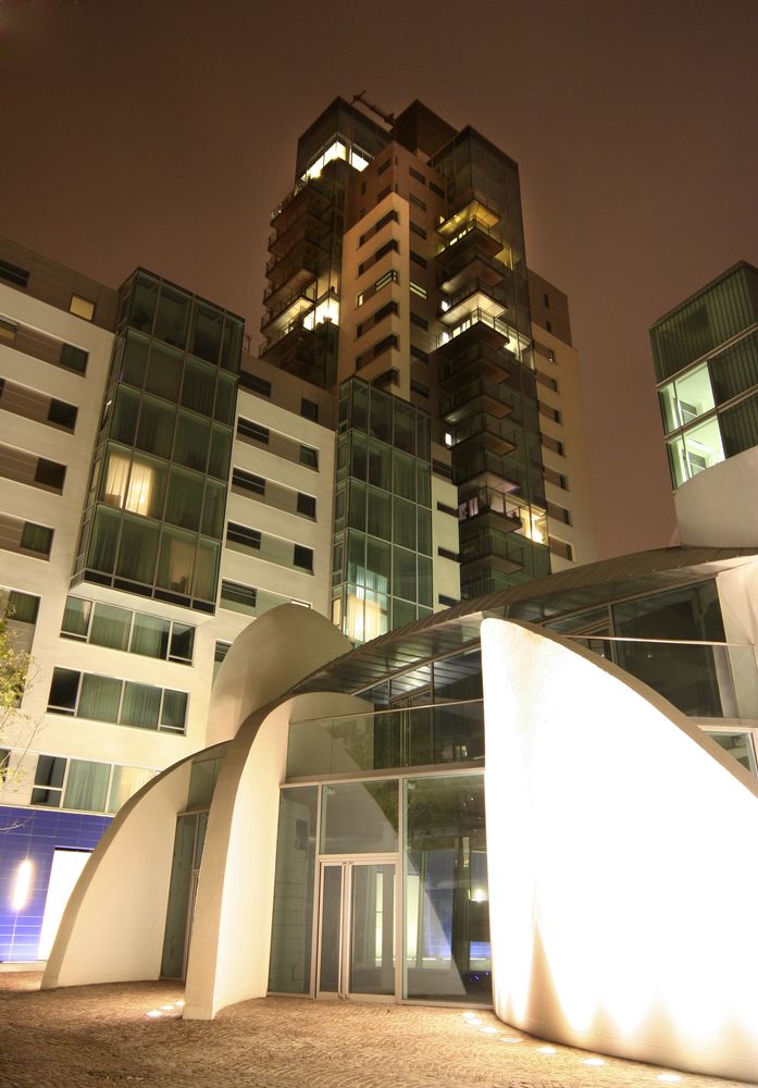 Marlin Apartments Empire Square