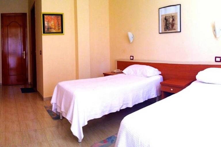 Akropoli Hotel, Golem