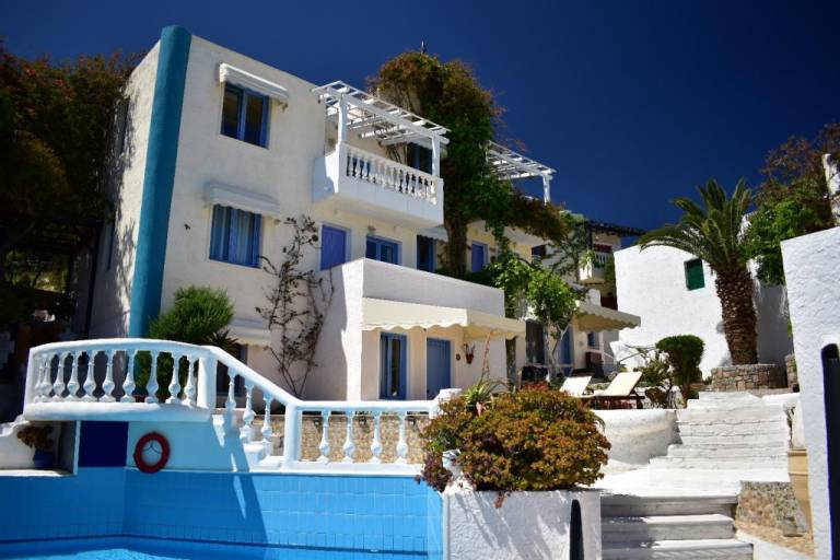 Korifi Art Collection Suites & Apartments