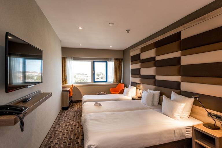 XO Hotels Blue Tower