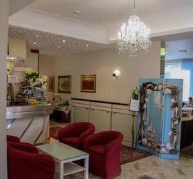 Hotel Brezza в Римини