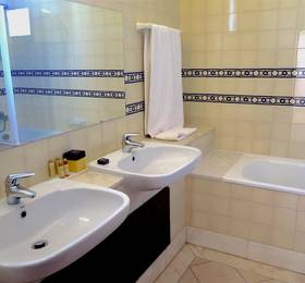Pine Cliffs Village & Golf Suites в Алгарве