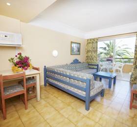 Alcudia Beach Aparthotel в Майорке