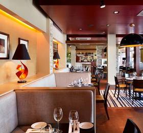 DoubleTree by Hilton Hotel Newcastle International Airport в Ай