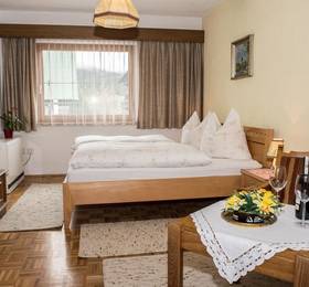 Kreuzhof Pension в Зеефельде