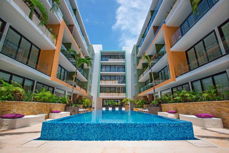 KLR The Gallery Condos by Sercotel