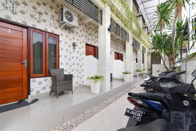 RedDoorz near Teuku Umar Barat