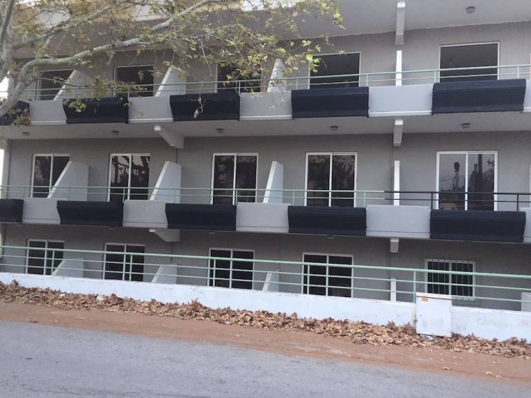 Black Rose Hotel & Suites