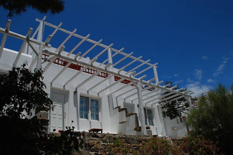 Rhenia Hotel
