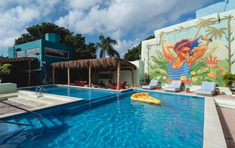  Selina Cancun Downtown