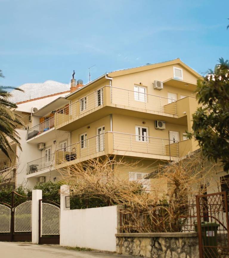 Apartments Alma