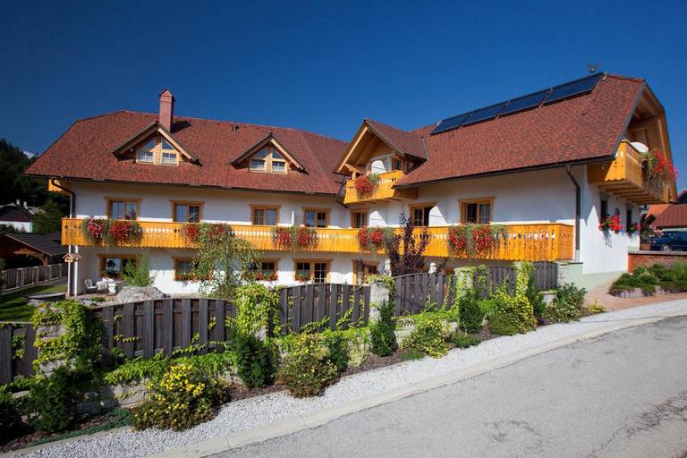 Creina hotel