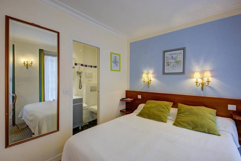 Hotel La Sanguine 2* Франция, Париж