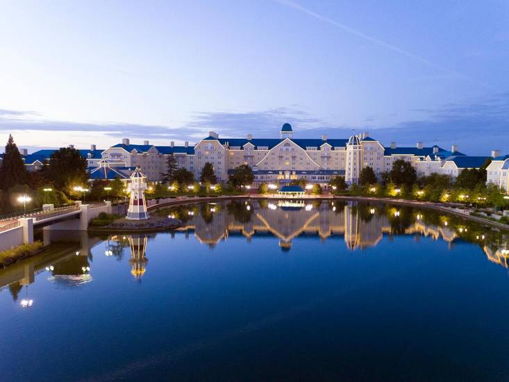 Disney's Newport Bay Club 4* Франция, Париж