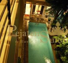 Kyriad Pejaten Suites в Джакарте