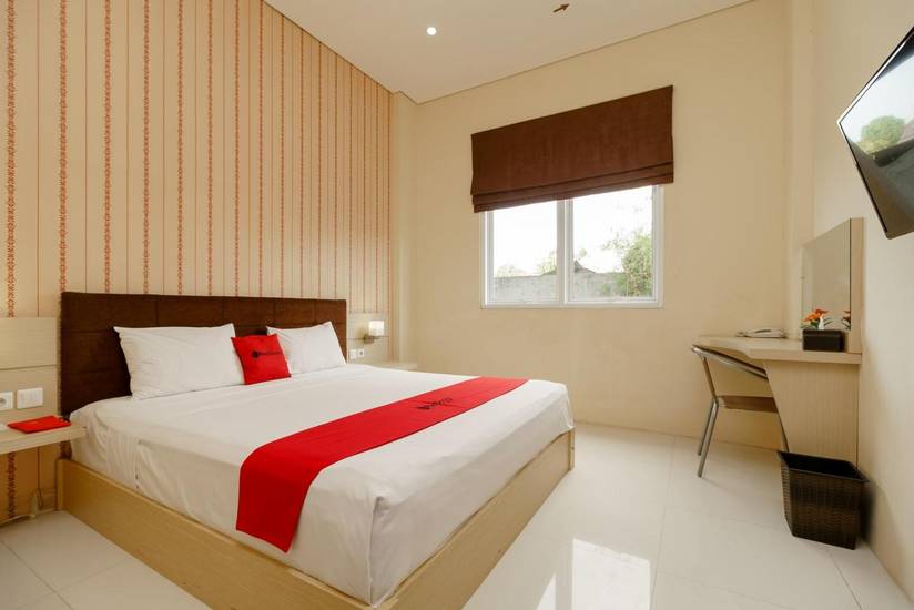 RedDoorz Plus near Sangkareang Park 3* Индонезия, Ломбок