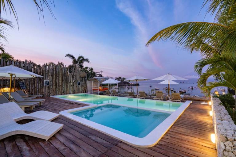 Paus Putih Hotel Lembongan