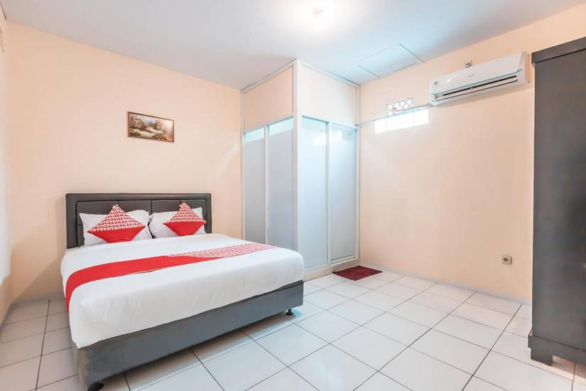 J&B Room Pramuka 2* Индонезия, Джакарта